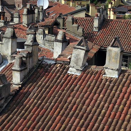 Mansard Very Close To Duomo Милано Екстериор снимка