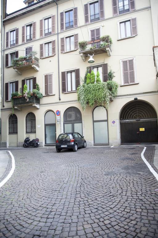 Mansard Very Close To Duomo Милано Екстериор снимка