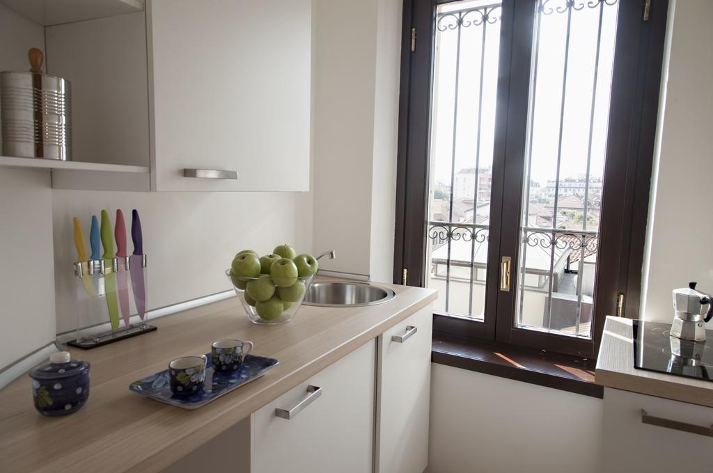 Mansard Very Close To Duomo Милано Екстериор снимка