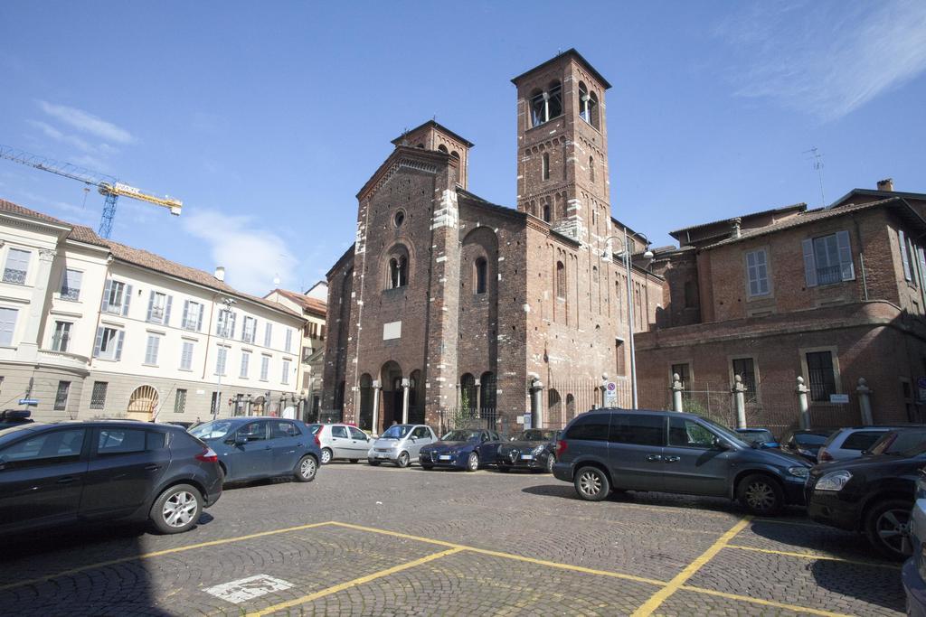 Mansard Very Close To Duomo Милано Екстериор снимка
